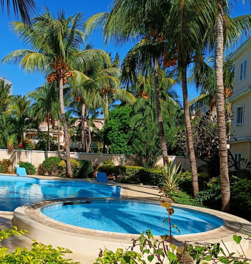 The Coastal Apartment Flic en Flac Luaran gambar